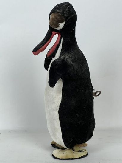 null ROULLET DECAMPS

Alfred the Penguin waddling 

Mechanical toy 

Height : 31...
