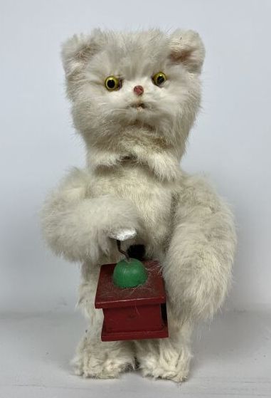 null ROULLET DECAMP

Cat with a coffee grinder 

Mechanical automaton in rabbit....