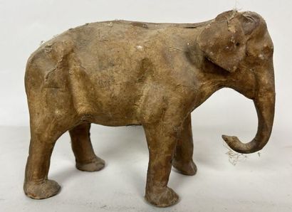 null ROULLET DECAMPS

Three elephants 

A large mechanical model trimmed in grey...