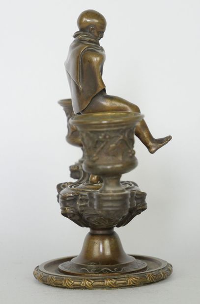 null Auguste Maximilien DELAFONTAINE (1813-1892)

Bougeoir à deux lumières en bronze...