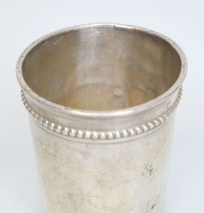 null Timbale out of silver 925 thousandths plain with decoration of a frieze of pearls....