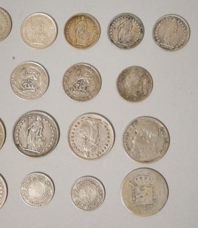null Ensemble de 21 Monnaie Argent Etrangers.

3-Belgique : 5 Frs 1873, 1 Fr 1904...