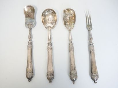null Four pieces of silver candy service 925 thousandths, decorated with friezes...
