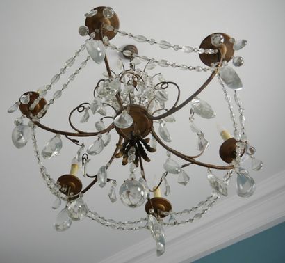 null Chandelier with 6 arms of light in gilded brass and pendants, drops, stars,...