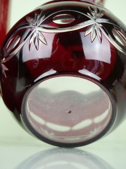 null Lot of glassware including:

A large red tinted glass vase, the interior in...