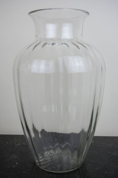 null Lot de vases en verre de tailles et formes diverses comprenant : 

Un vase de...