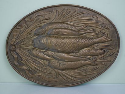 null Fish and reeds

Oval sculpted plate in gilded and embossed metal 

42,5 x 31...