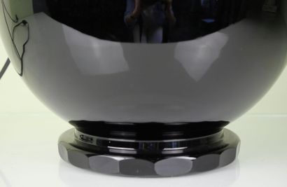null Ball-shaped lamp stand in black enamelled ceramic resting on a circular base....