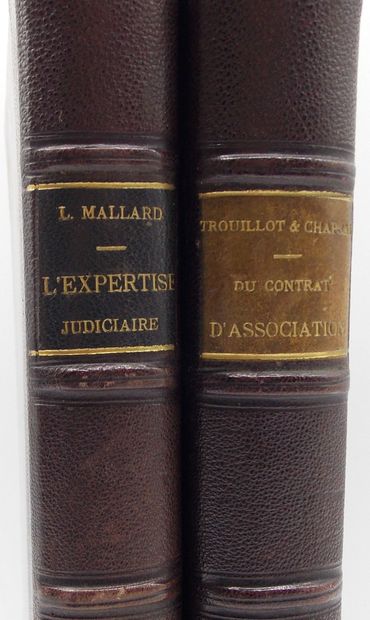 null [JURIDICAL]. Set of 14 Volumes, including antique bindings.

TROUILLOT & CHAPSAL....
