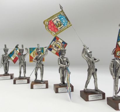 [MILITARY]. 165 Figurines.

6 Prince's Pewter...