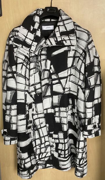 null VERSACE COLLECTION, Black and white trench coat, size 48 (Italian size)

Brand...