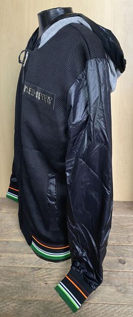null Set of 8 hooded jackets, model "NYLON JACKET JULIUS", size XS to XL

New, VAT...