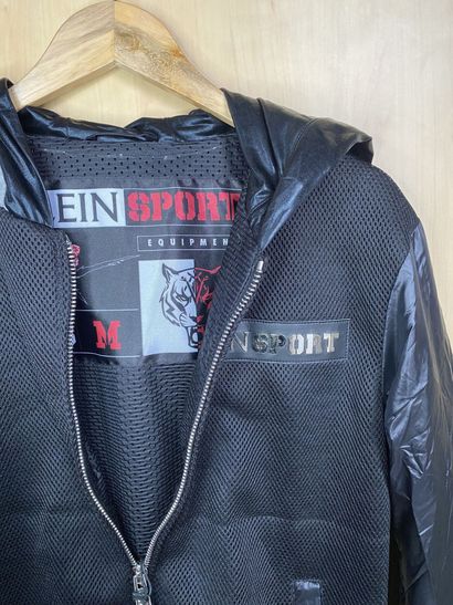 null Set of 8 hooded jackets, model "NYLON JACKET JULIUS", size XS to XL

New, VAT...
