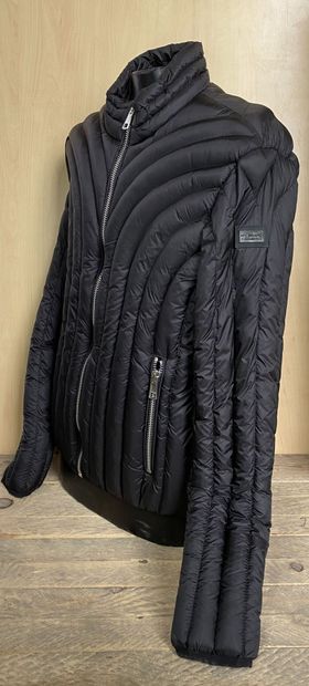 null Lot of 35 down jackets MY BRAND model "MMBJA037" black, green, gray and blue,...