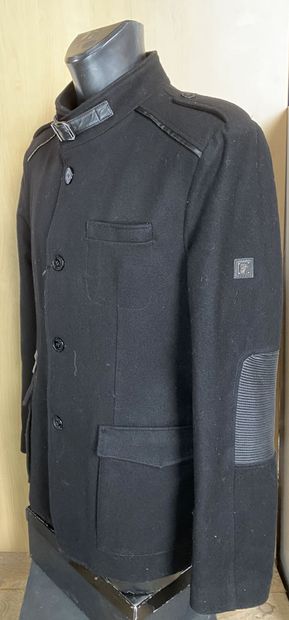 null VERSACE COLLECTION, Black coat, size 54 (Italian size)

Brand new, VAT recoverable...