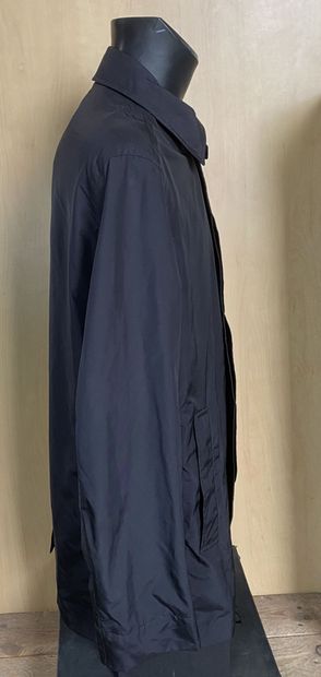 null HUGO BOSS, Mid-length waterproof coat in black, no size label (size medium)...