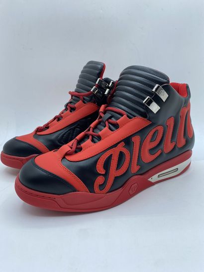null PHILIPP PLEIN, Paire de sneakers modèle "Hi-Top Sneakers" rouge et noir, taille...