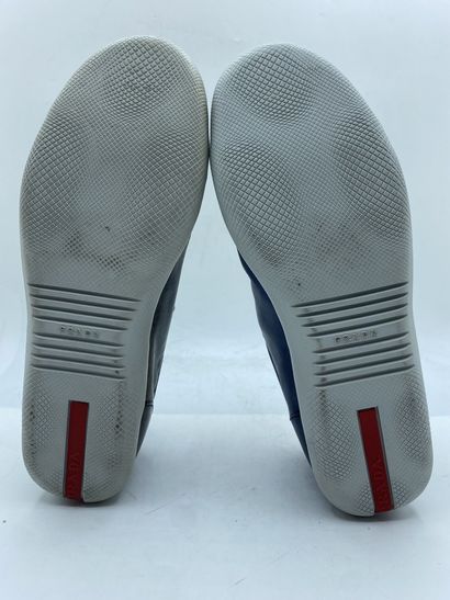 null PRADA, Pair of sneakers model "Nappa Aviator" blue, size 7 (UK size is 40 2/3)

Fitting...