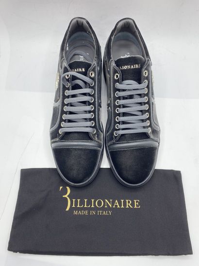 null BILLIONAIRE, Paire de sneakers modèle "Runner «Depp»" gris foncé, taille 43

Neuves...