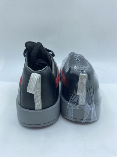 null PRADA, Pair of sneakers model "Vitello Plume" black, size 7 (UK size is 40 2/3)

New...
