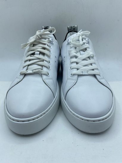 null NUBIKK, Pair of sneakers model "Scott Calf" white, size 45

Fitting model (the...