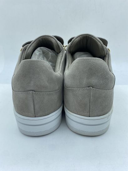 null NUBIKK, Pair of sneakers model "Yeye Suede (M)" grey, size 43

Fitting model...