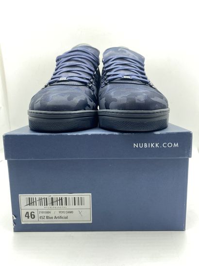 null NUBIKK, Paire de sneakers modèle "Yeye Camo" bleu foncé, taille 46

Modèle d'essayage...