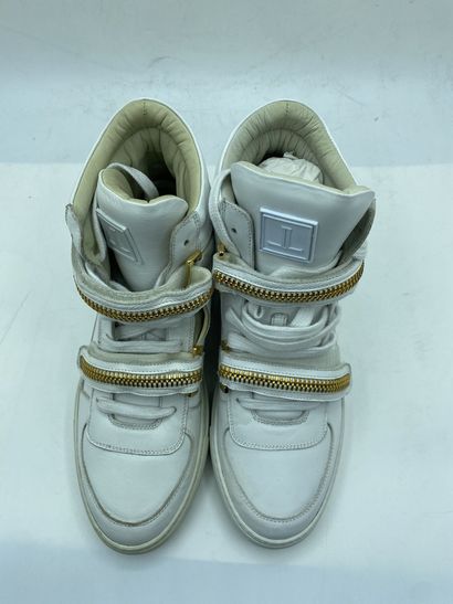  LOUIS LEEMAN, Pair of sneakers model "High Top Sneaker with Zip" white and gold,...