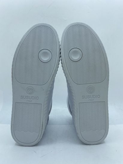 null SUSUDIO, Pair of sneakers model "DSSR001" white, size 39

Fitting model (accidents)...