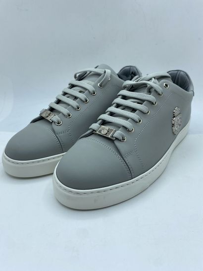 null BILLIONAIRE, Paire de sneakers modèle "Lo-Top Sneackers «jared»" gris taille...