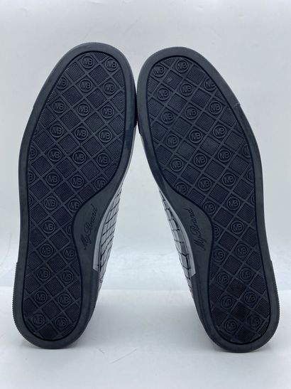 null MY BRAND EXCLUSIVE, Pair of sneakers model "Sahara Low Top" black, size 44

Fitting...