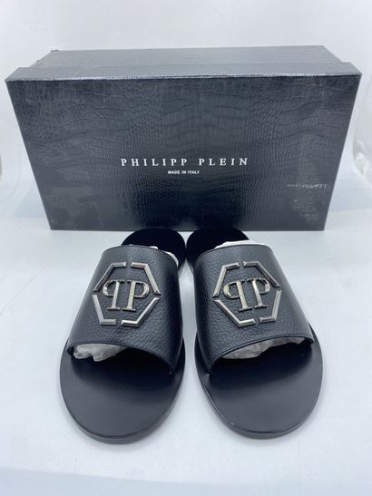 null Lot de 7 paires de sandales PHILIPP PLEIN modèles "Sandals Flat 'Sezanne'" et...
