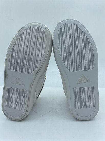 null MASON GARMENTS, Paire de sneakers modèle "Tia Mid" blanc, taille 28

Modèle...