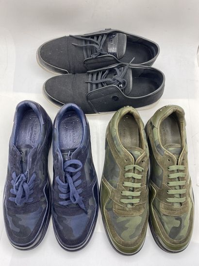 Lot of pairs of sneakers size 45 including...