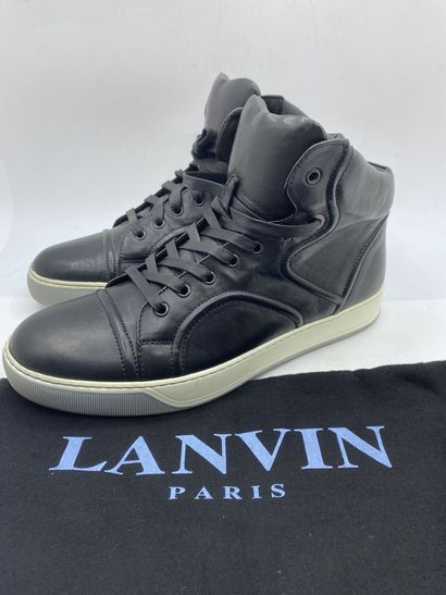 null LANVIN, Pair of sneakers model "Basket Mi Haute Ame Agneau Nappa Semelle BI"...