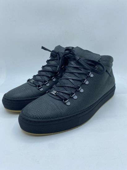 null NUBIKK, Pair of sneakers model "Jhay Cab Lizard" black, size 43

New in their...