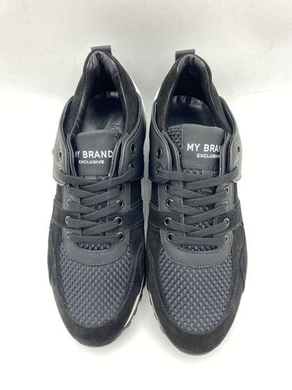 null MY BRAND EXCLUSIVE, Paire de sneakers modèle "MBB-SN010-IT001" noir, taille...