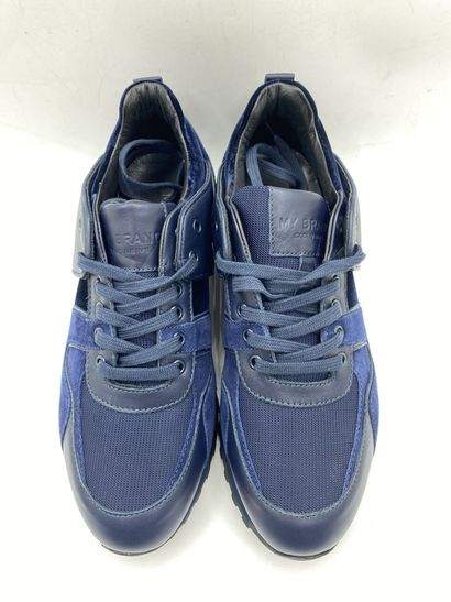 null MY BRAND EXCLUSIVE, Paire de sneakers modèle "MBB-SN010-IT002" bleu, taille...