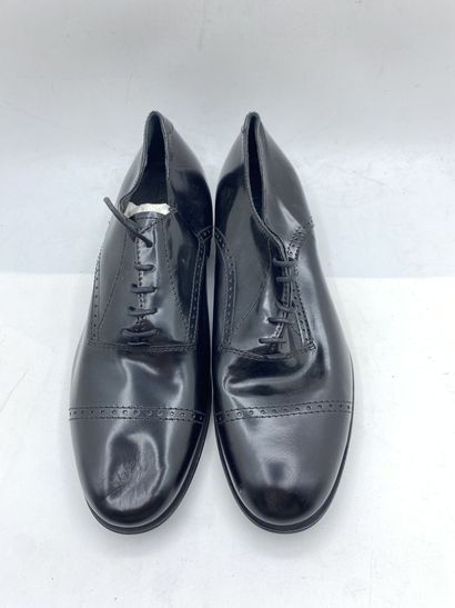null Lot de 2 paires de chaussures de costume VERSACE COLLECTION, taille 44, noir...