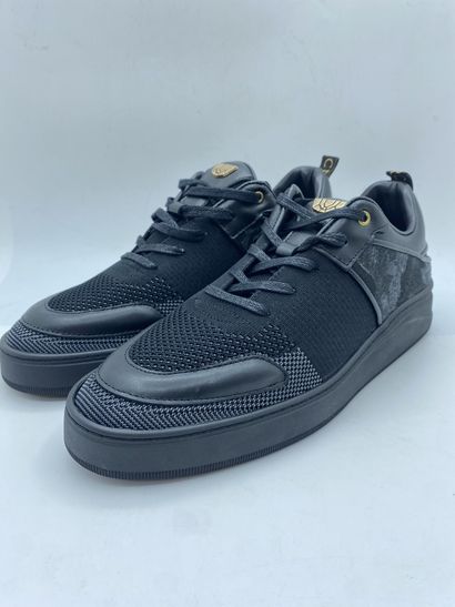 null 
MERCER, Pair of sneakers model "Lowtop" black and gray size 43

New in their...