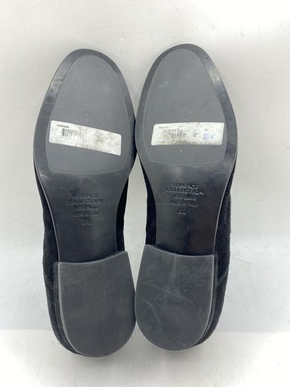 null Lot of 2 pairs of suit shoes VERSACE COLLECTION, size 44, beige taupe and black

Fitting...