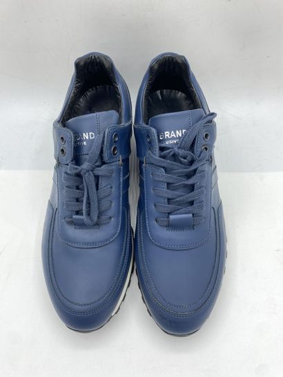 null MY BRAND EXCLUSIVE, Pair of sneakers model "MBB-SN009-IT003" blue, size 43

Fitting...