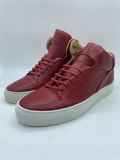 null MASON GARMENTS, Paire de sneakers modèle "Paloma Mid" rouge, taille 43

Modèle...