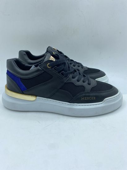 null MERCER, Pair of sneakers model "Blackspin" black, blue and gold, size 40

Fitting...