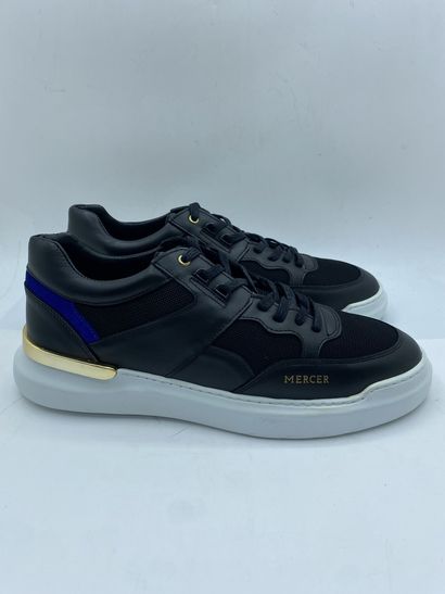null MERCER, Pair of sneakers model "Blackspin" black, blue and gold size 45

Fitting...