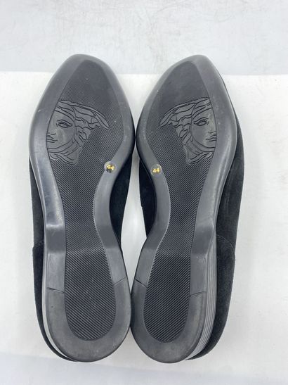 null Set of 2 pairs of black VERSACE COLLECTION suit shoes, size 44

Fitting models...