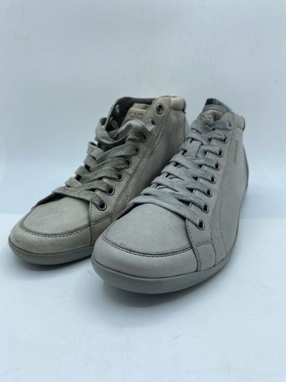 null PRADA, Paire de sneakers modèle "Nappa Aviator" gris, taille 10 (taille UK soit...