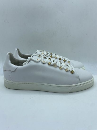 null LOUIS LEEMAN, Paire de sneakers modèle "Low Top Sneaker" blanc, taille 44

Modèle...
