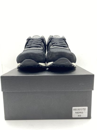 null MY BRAND EXCLUSIVE, Paire de sneakers modèle "MBB-SN010-IT001" noir, taille...