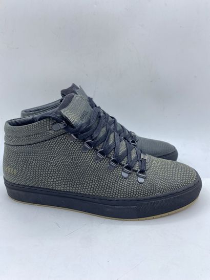 null NUBIKK, Pair of sneakers model "Jhay Cab Lizard" black, size 40

Fitting model...